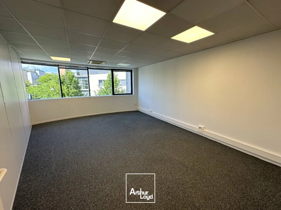 Plateaux de bureaux d'environ 134 m2(SUB) - REIMS CLAIRMARAIS