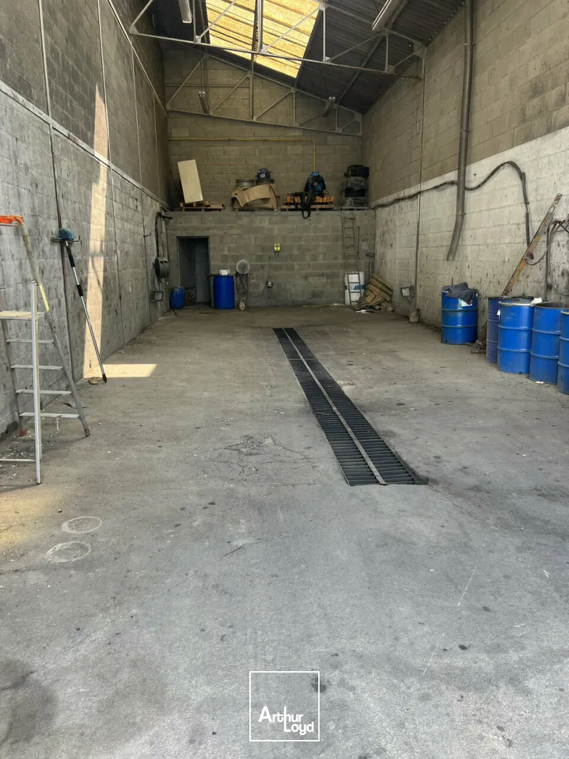 TOURS SUD CHAMBRAY - A10 - A LOUER BÂTIMENT DE 3 283 M² - TERRAIN DE 14 497 M²