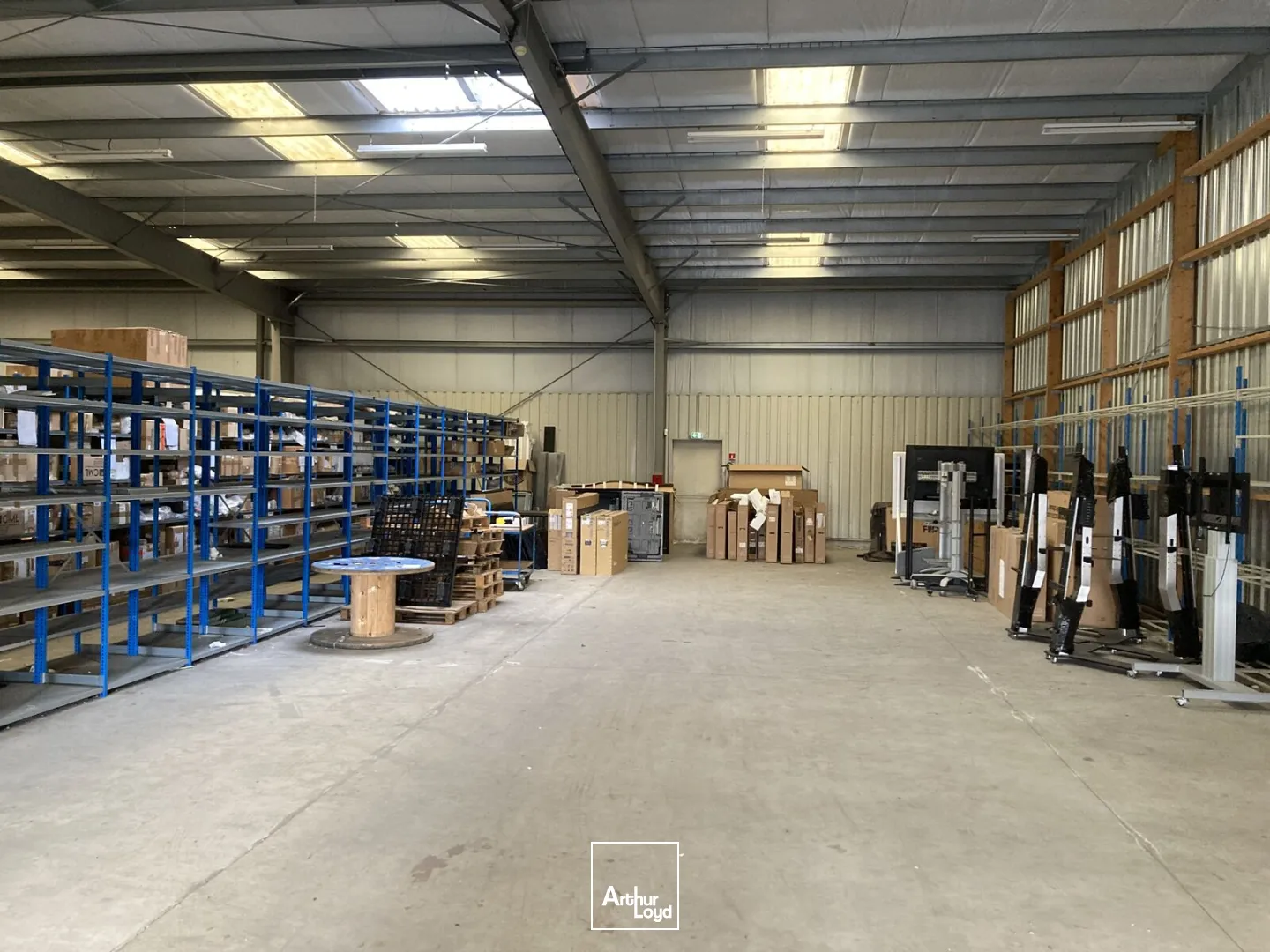 BREST KERGARADEC LOCAUX COMMERCIAUX ET STOCKAGE A LOUER