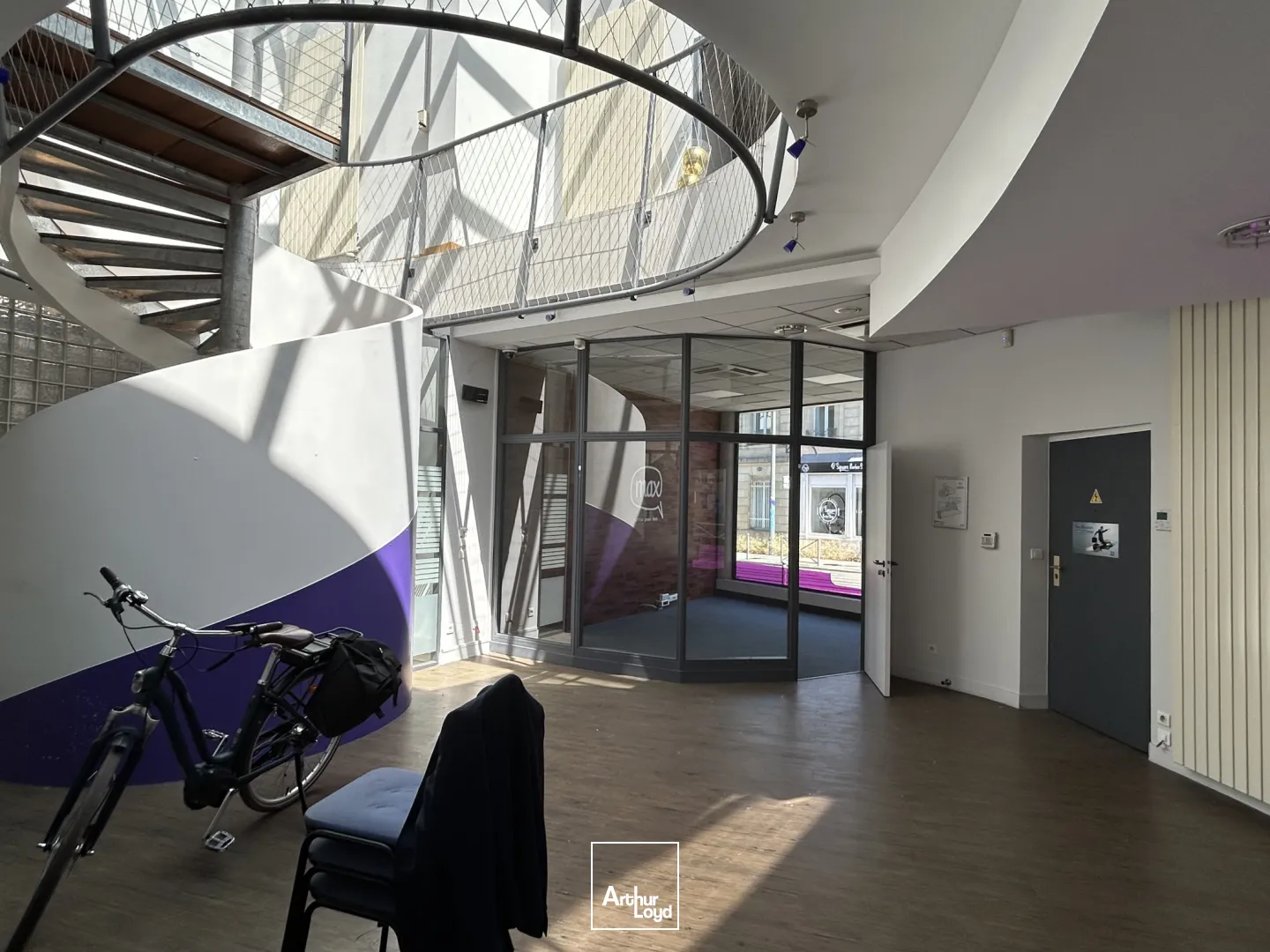 Bordeaux, bail à céder sur un axe principal. 