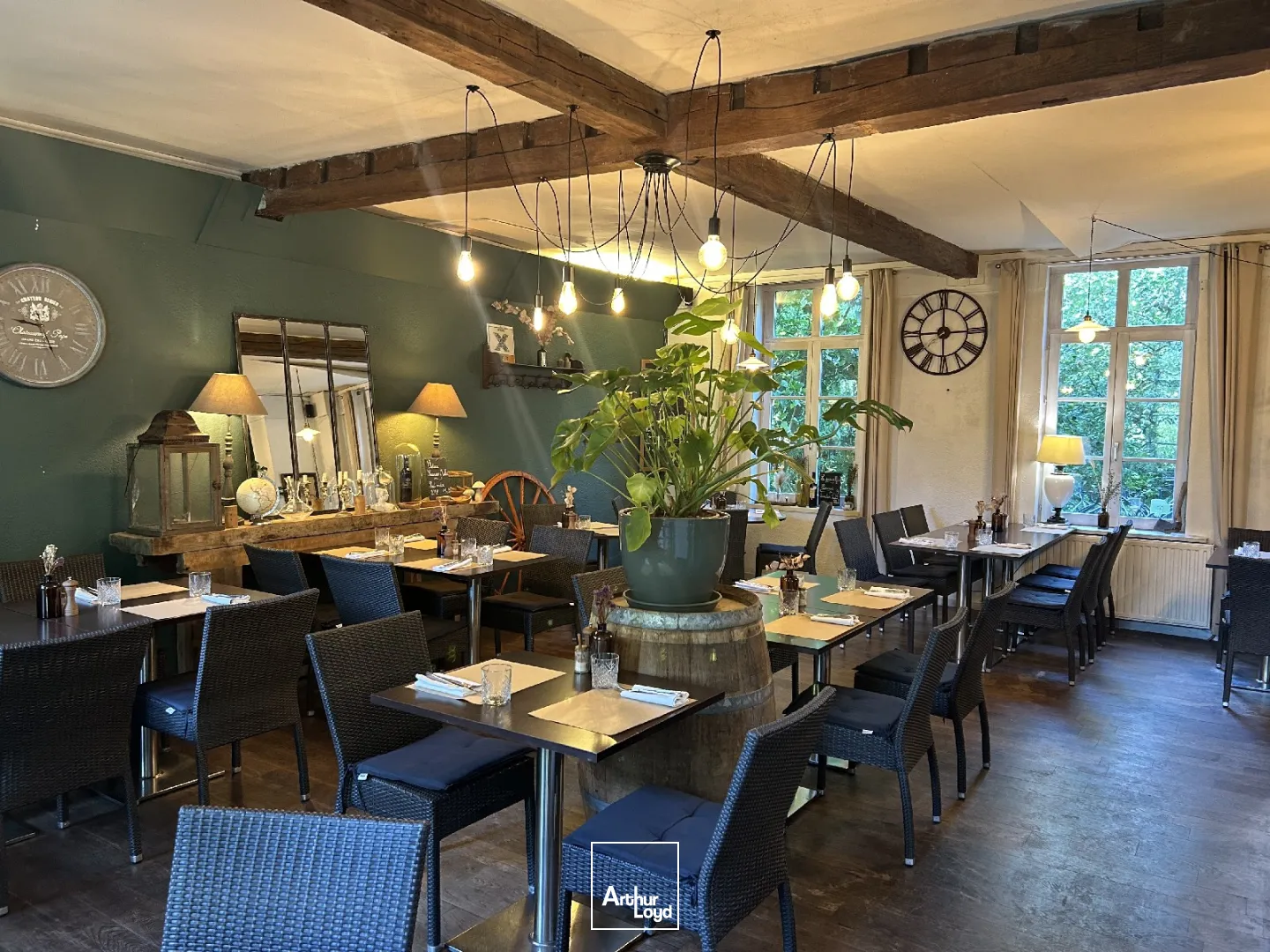 Local commercial restauration à céder Villeneuve d'Ascq - 320 m² avec aménagements modernes