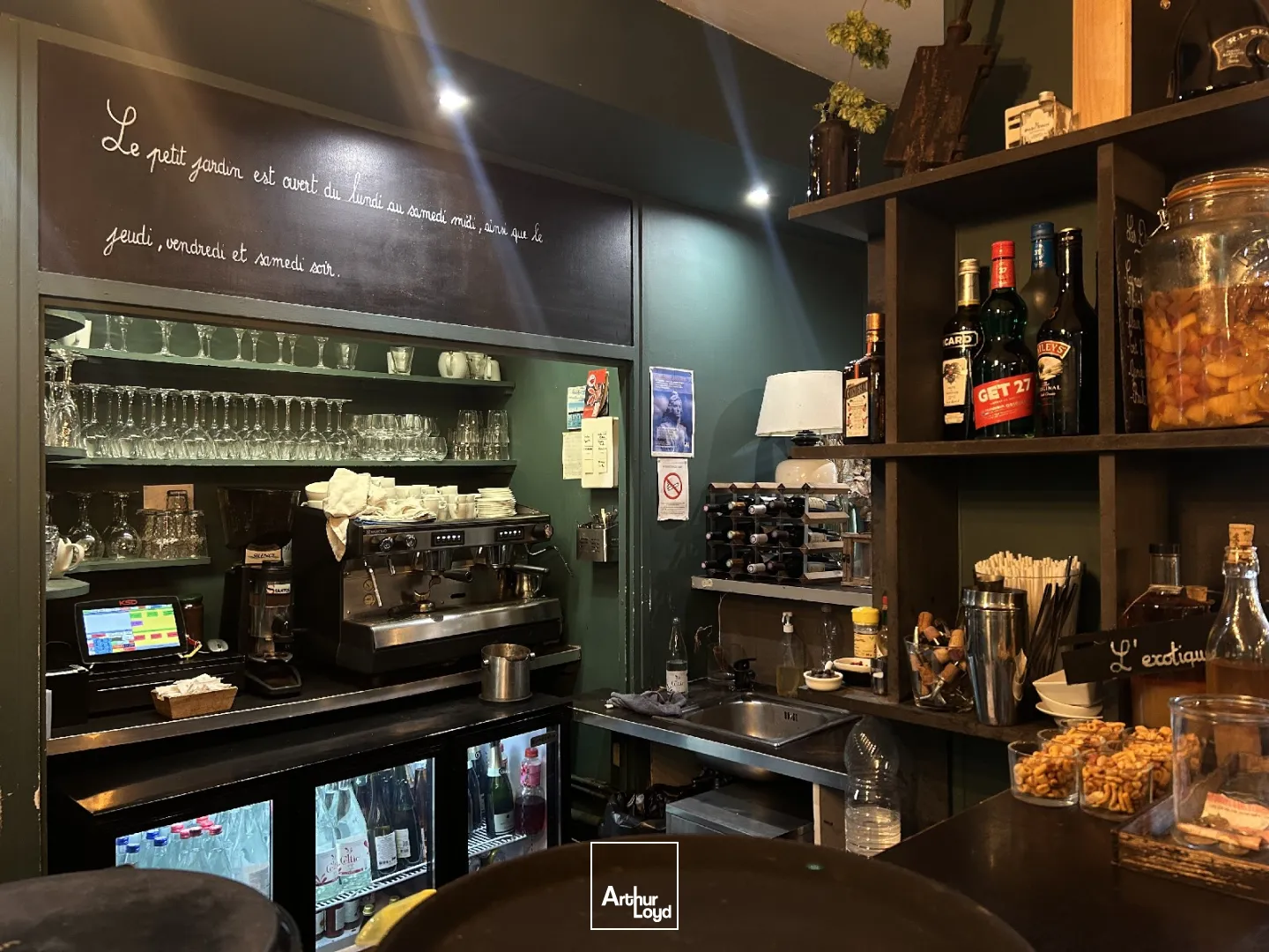 Local commercial restauration à céder Villeneuve d'Ascq - 320 m² avec aménagements modernes