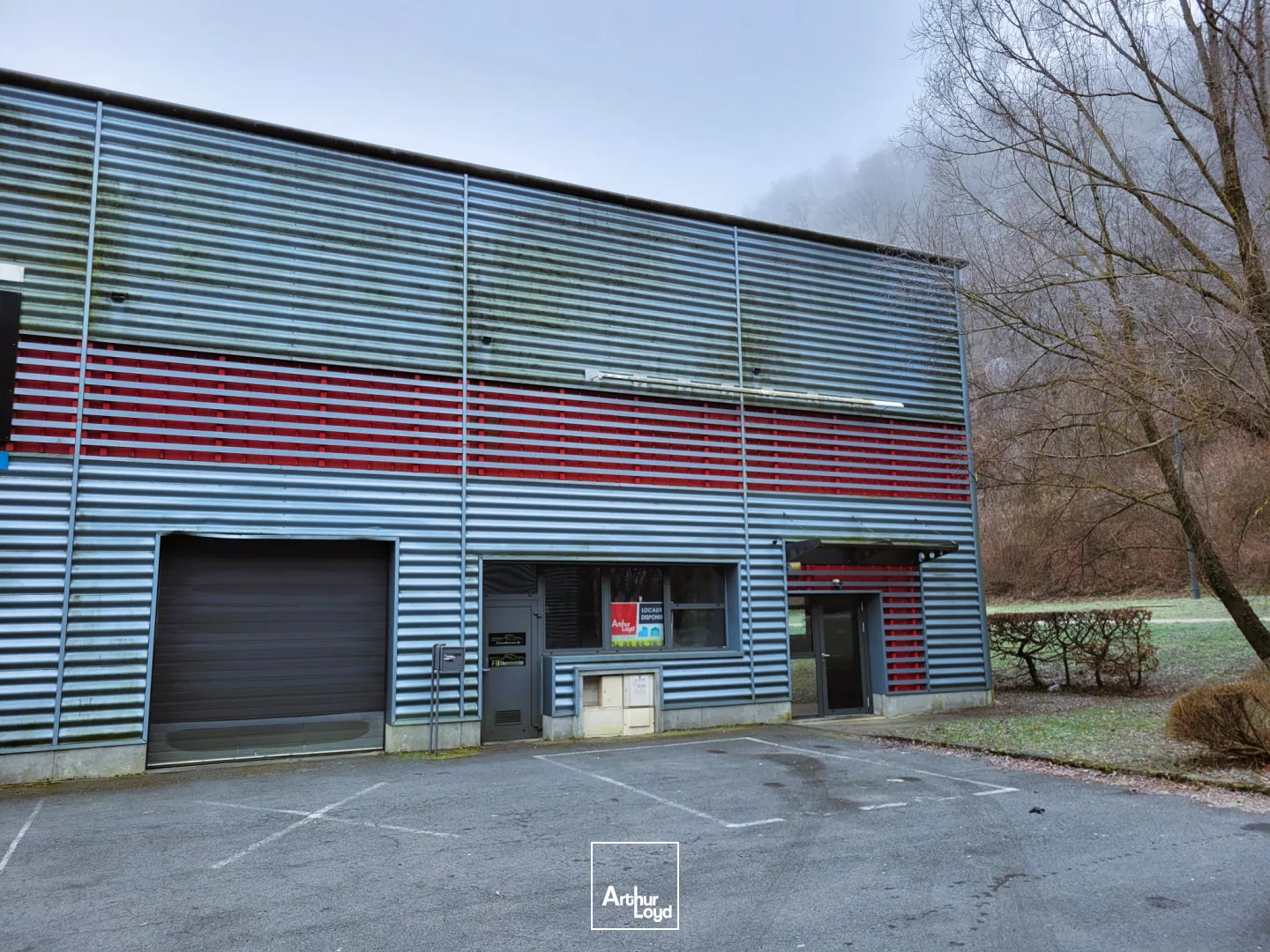 EXCLU à la location - Local d'activité dans la zone d'activité à BART