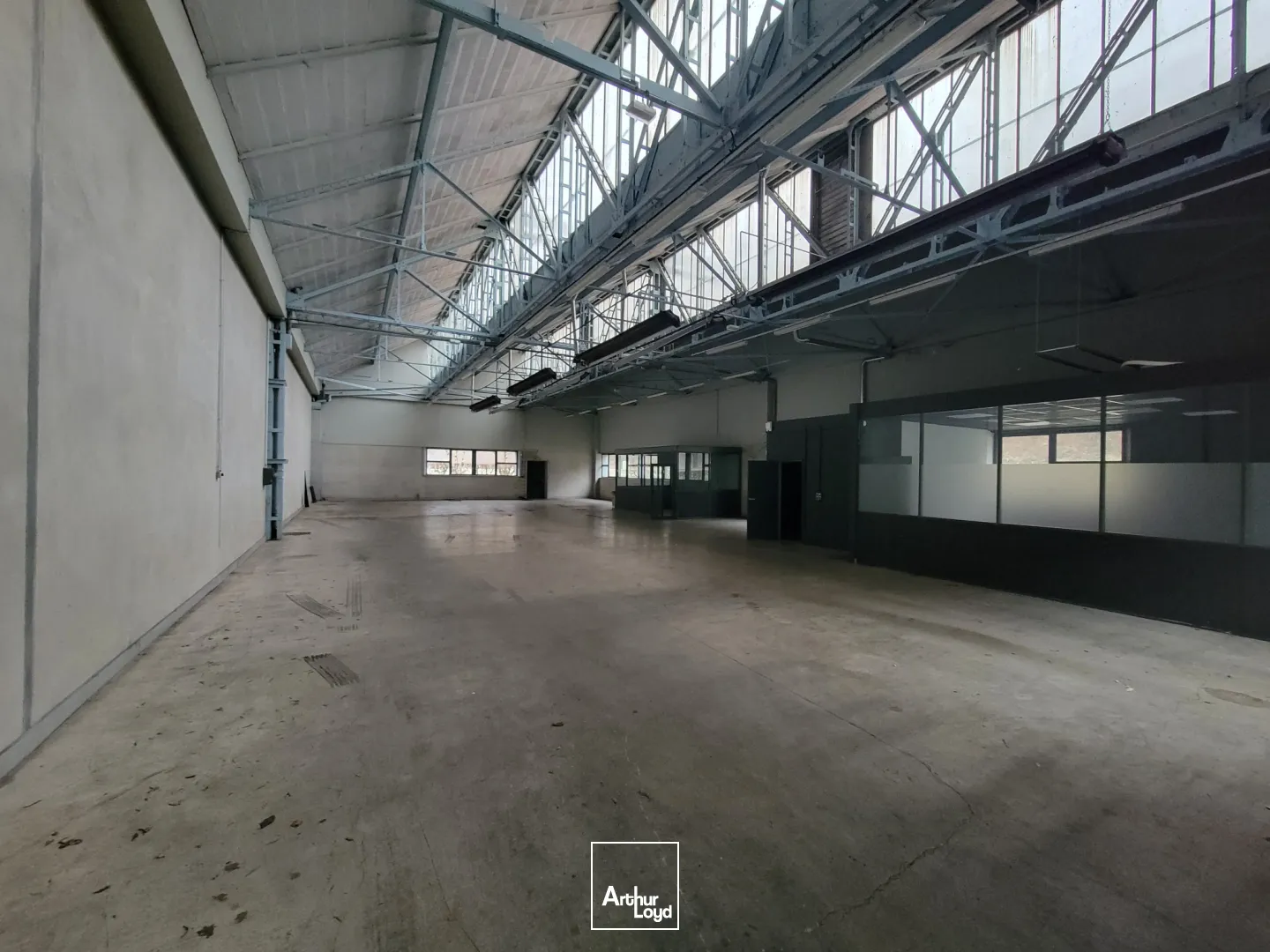 EXCLU à la location - Local d'activité dans la zone d'activité à BART