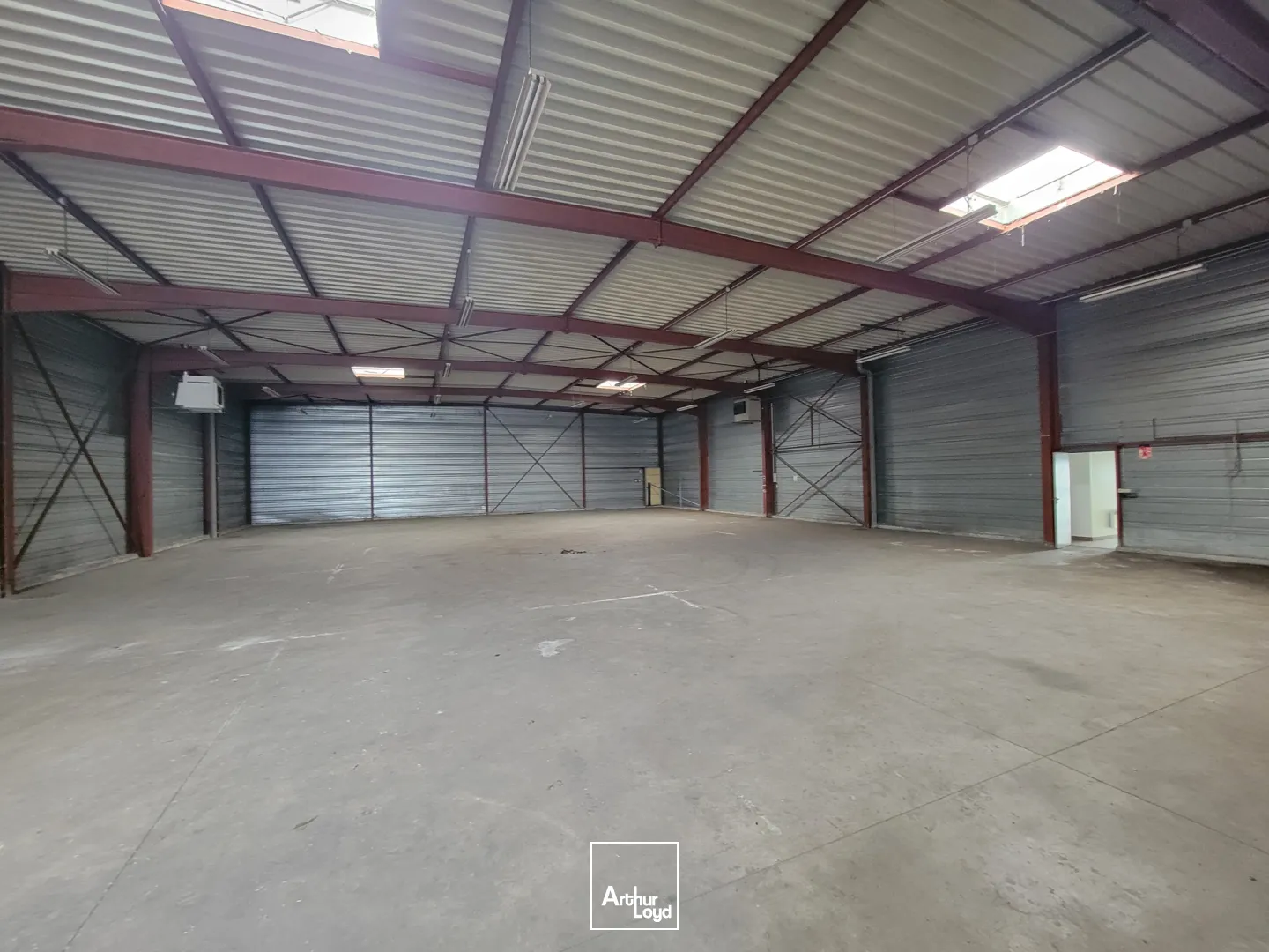 Bâtiment industriel/local d'activités à vendre à Technoland