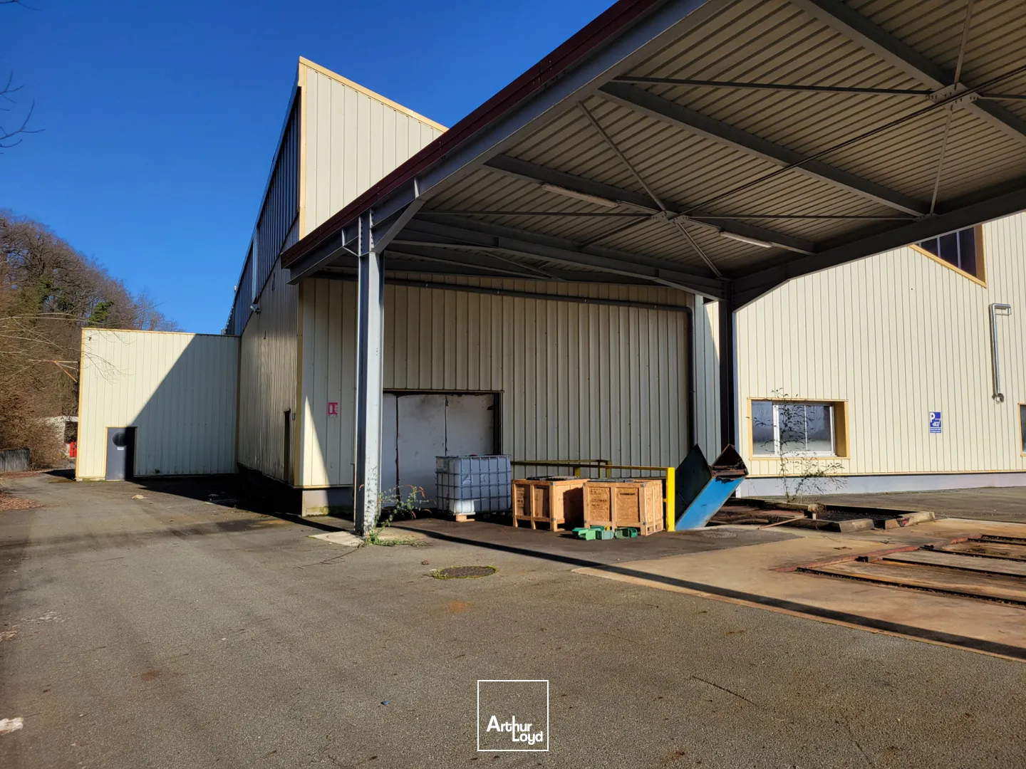 LOCAUX INDUSTRIELS A VALENTIGNEY