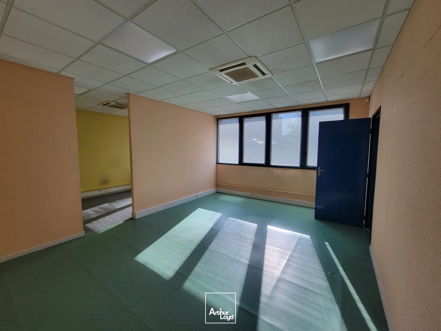 A louer local 50m2 Pied des gouttes