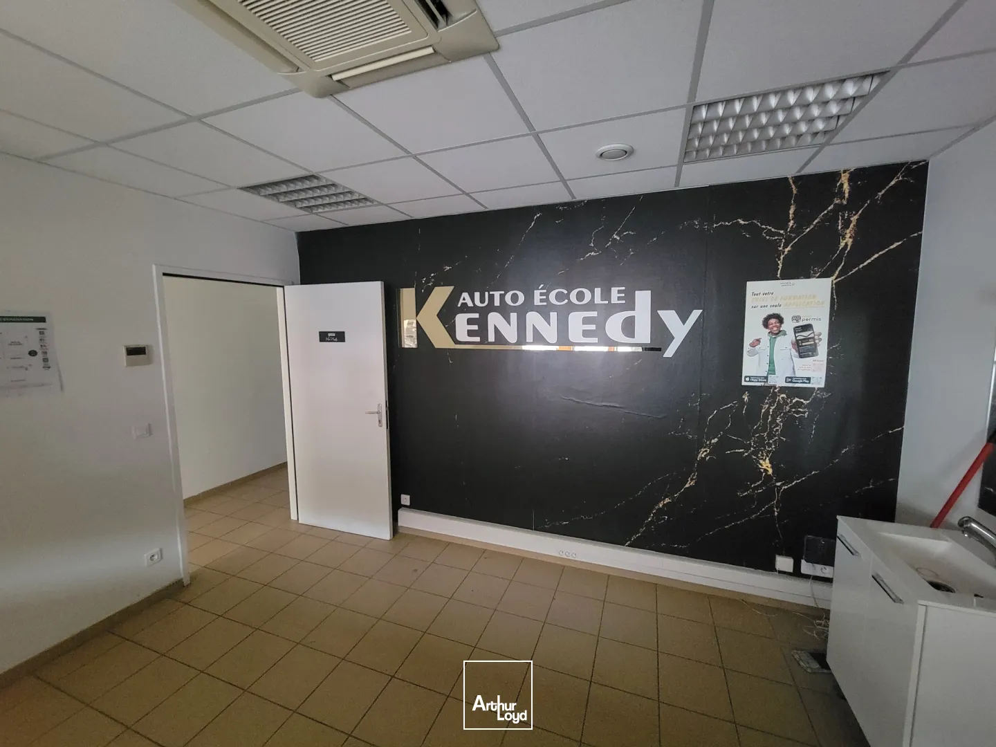 Local à louer au centre commercial des Glacis à Belfort