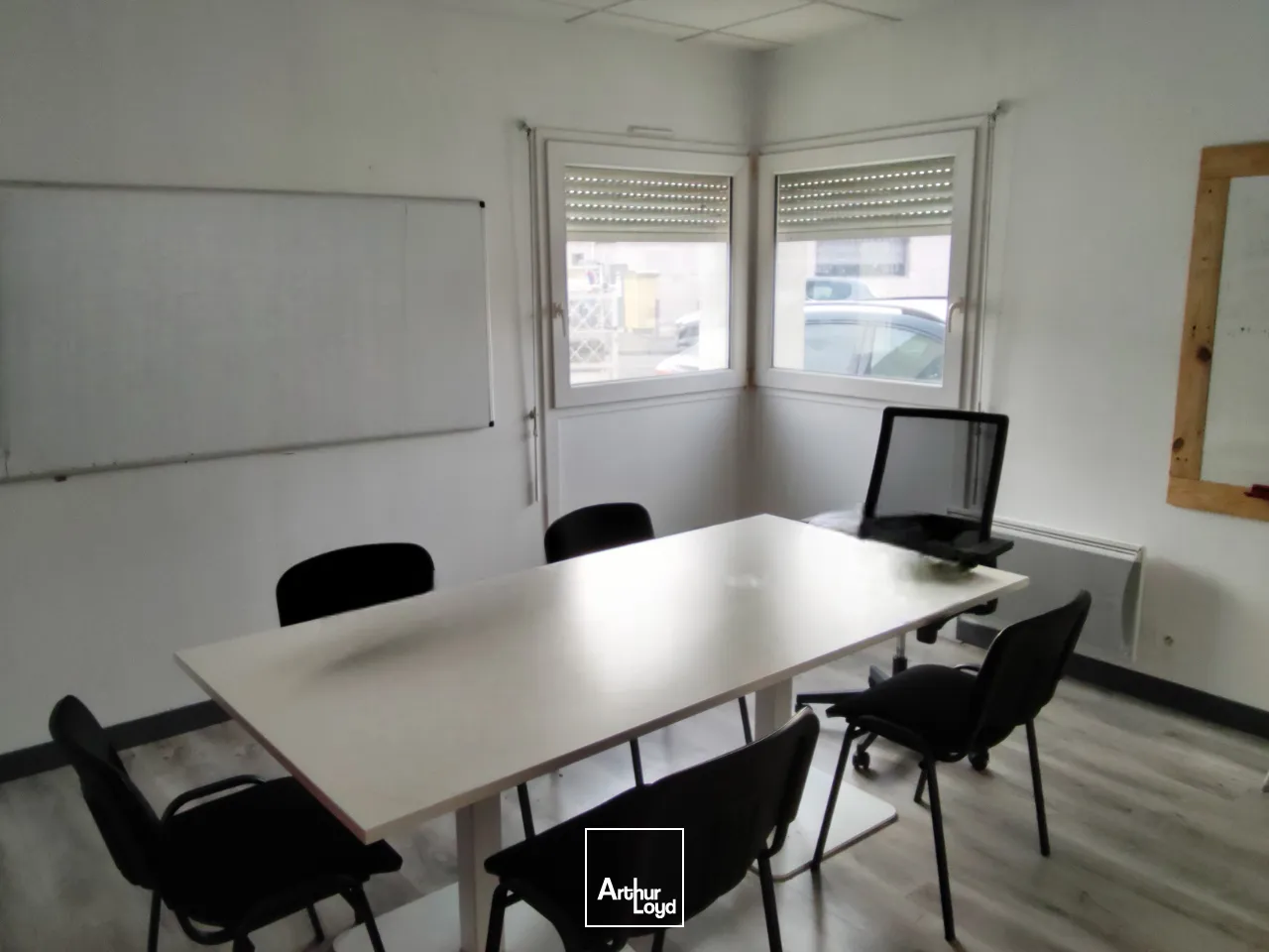 BATIMENT D'ACTIVITE - TOUS COMMERCES - A VENDRE - COUZEIX