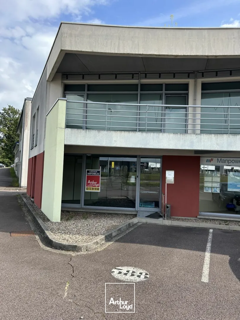 LOCAL COMMERCIAL à VENDRE de 158 m²