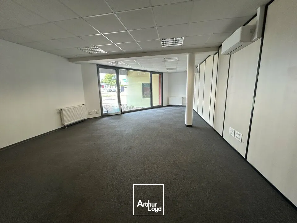 LOCAL COMMERCIAL à VENDRE de 158 m²