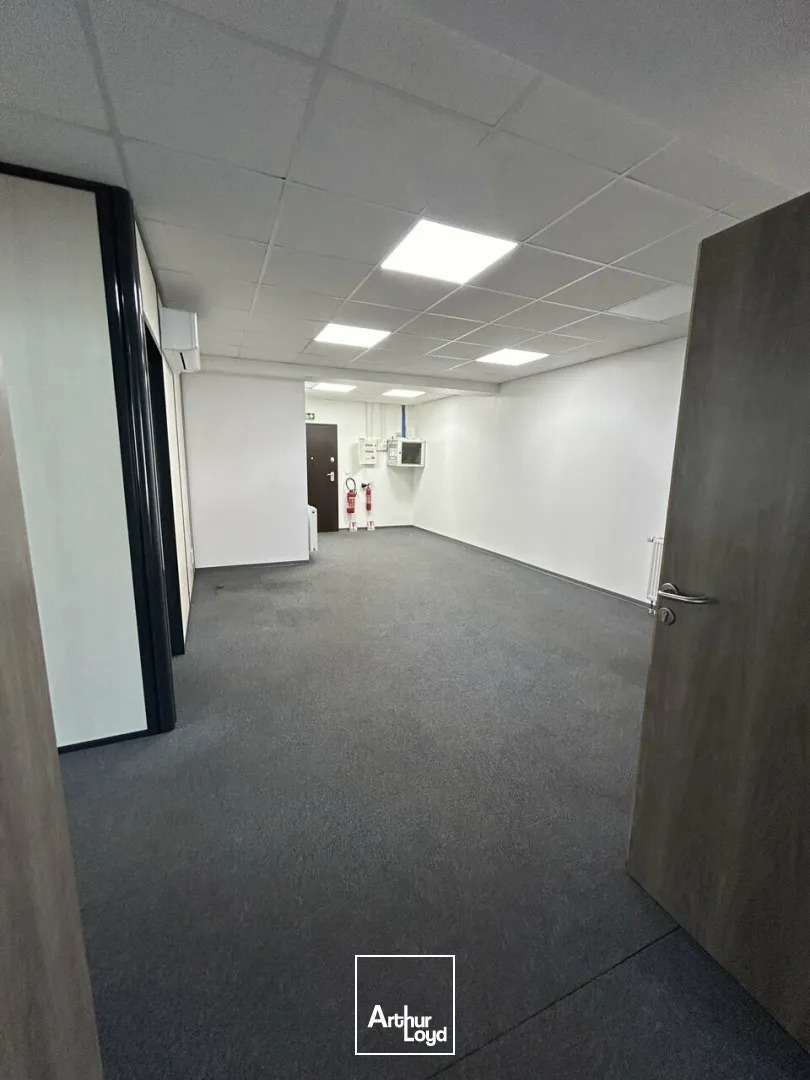 LOCAL COMMERCIAL à VENDRE de 158 m²