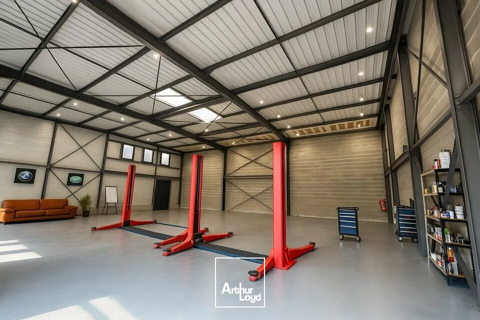  À louer  Local d'activité 412 m²  Sud de La Roche-sur-Yon