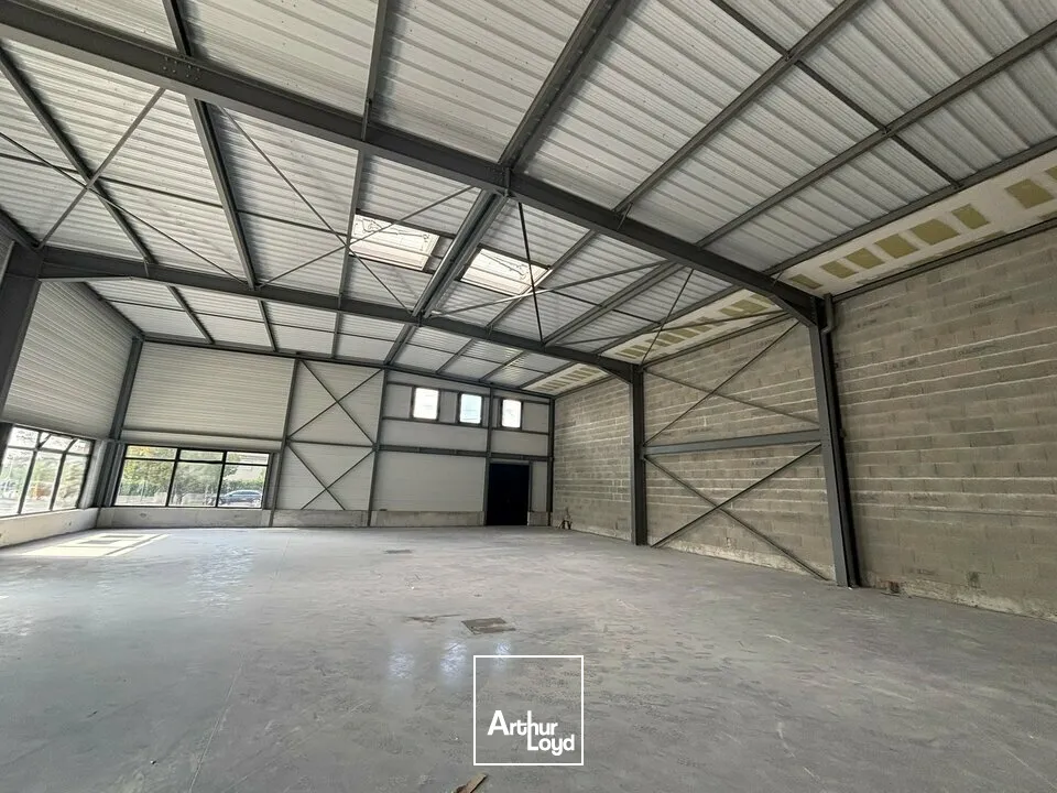  À louer  Local d'activité 412 m²  Sud de La Roche-sur-Yon