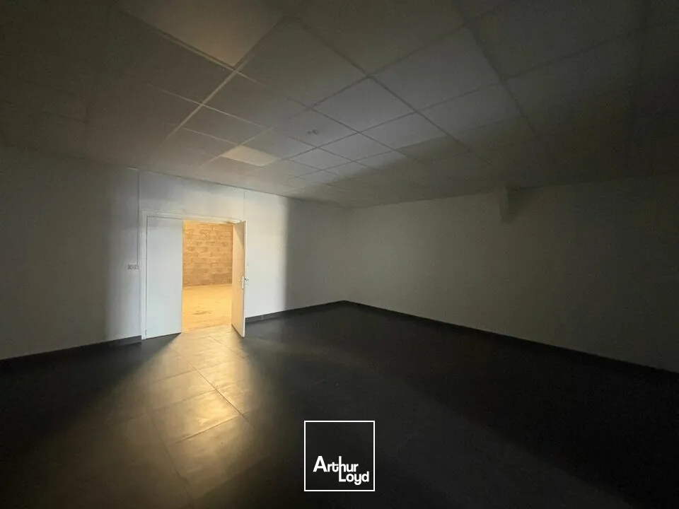 À louer  Local commercial/atelier 179 m²  Sud de La Roche-sur-Yon