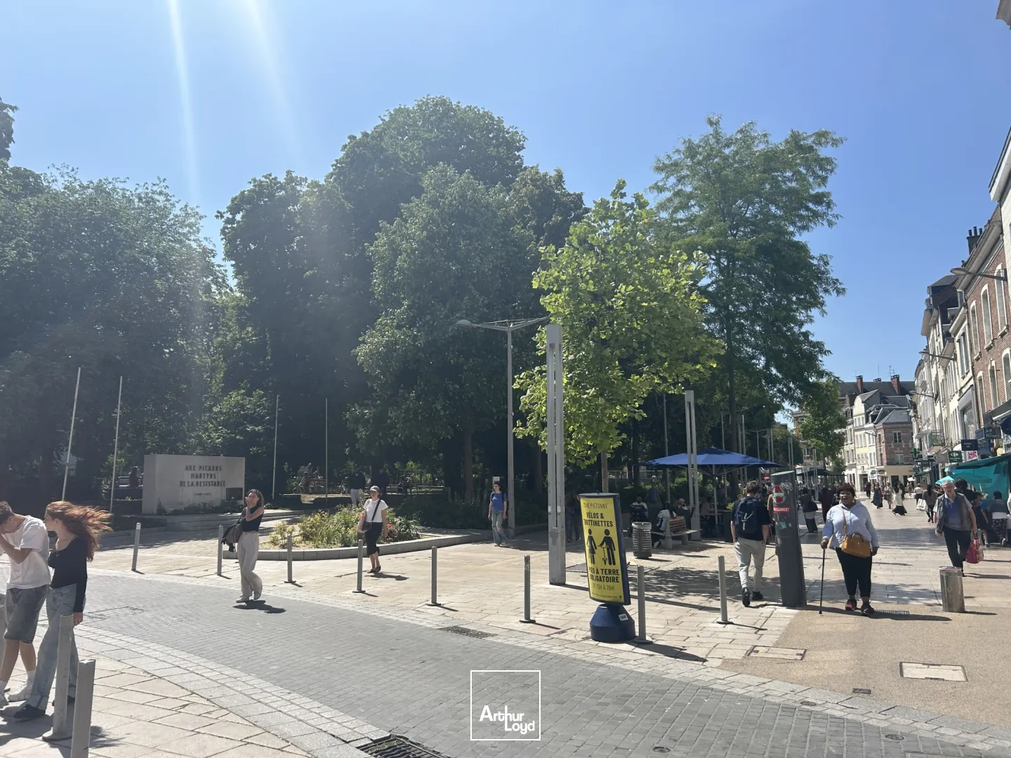 Local commercial à louer en emplacement n°1 à Amiens - 180 m² sur deux niveaux avec belle visibilité