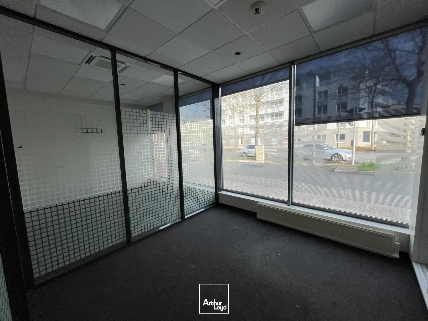 Local à louer 182 m2 excellente visibilité à Chalette Sur Loing, proche Montargis (45)