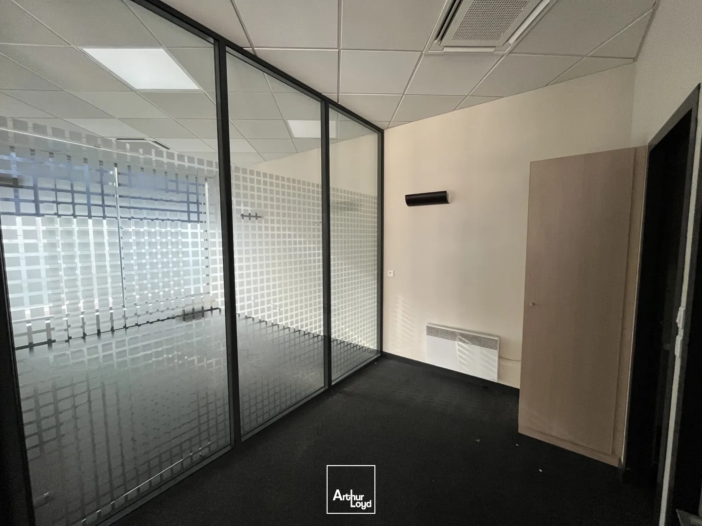 Local à louer 182 m2 excellente visibilité à Chalette Sur Loing, proche Montargis (45)