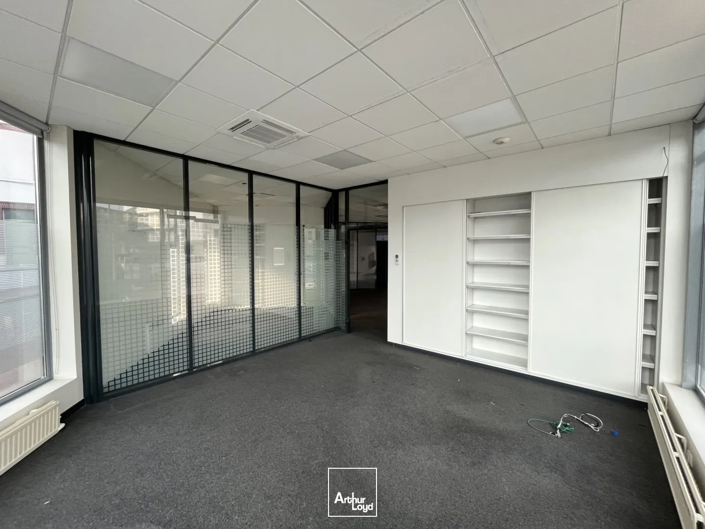 Local à louer 182 m2 excellente visibilité à Chalette Sur Loing, proche Montargis (45)