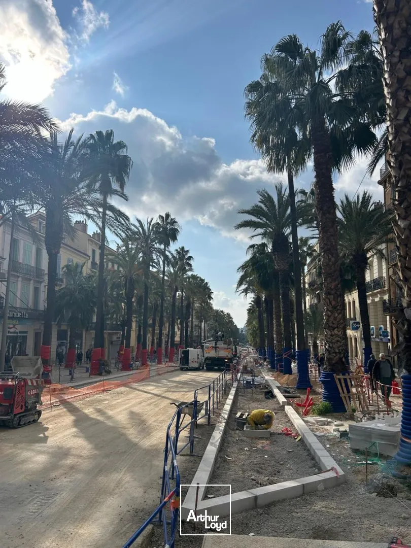 Immeuble mixte à vendre bureaux/habitation en pleine propriété - Centre-ville - Hyères