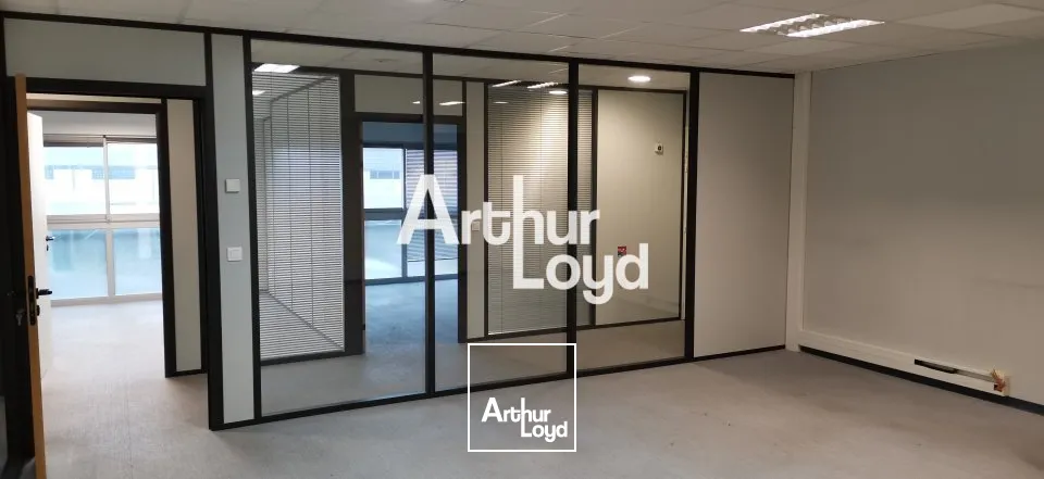 BUREAUX PMR A LOUER SAINT LAURENT DU VAR 246 M²