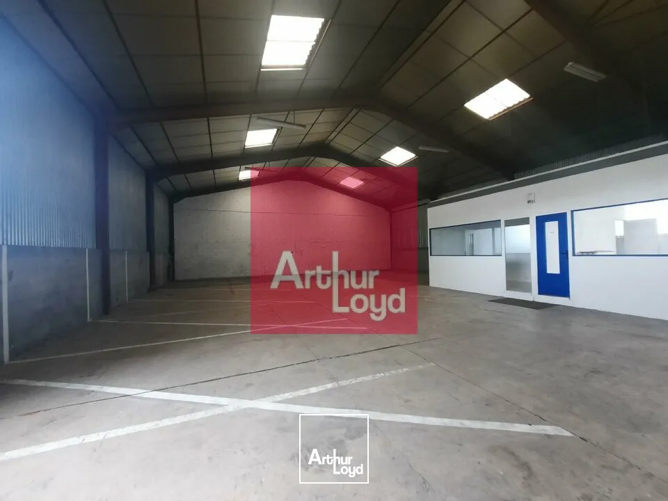 BEAUMONT A VENDRE ENTREPOT 305 M²