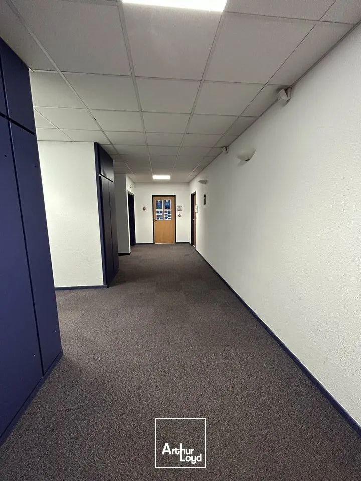 BUREAUX à VENDRE de 123.4 m²