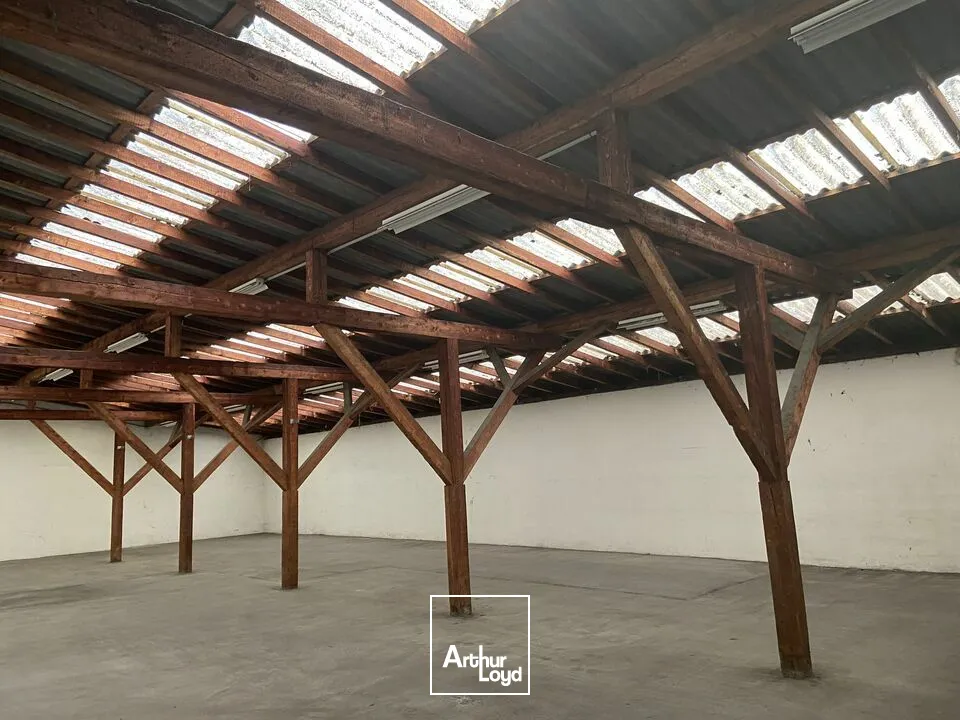 LOCAL D'ACTIVITE - ENTREPOT à LOUER de 1770 m²