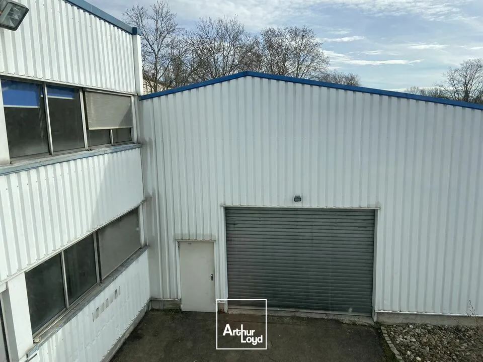 LOCAL D'ACTIVITE - ENTREPOT à LOUER de 2069 m²