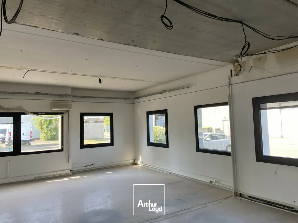 BUREAUX à VENDRE de 236 m²