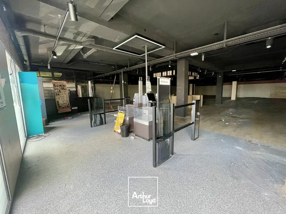 LOCAL COMMERCIAL A LA LOUER - BEZANNES (51) 