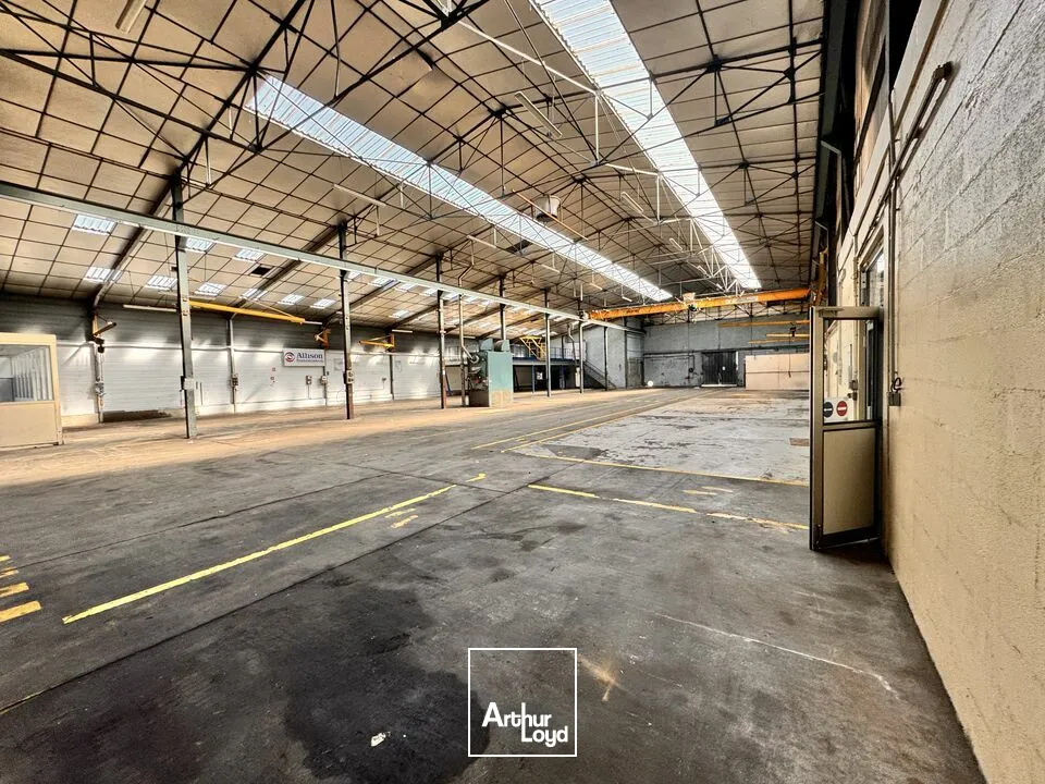 TOURS EST SAINT-PIERRE LOCAUX D'ACTIVITES A VENDRE A PARTIR DE 240 M² AVEC PARKINGS