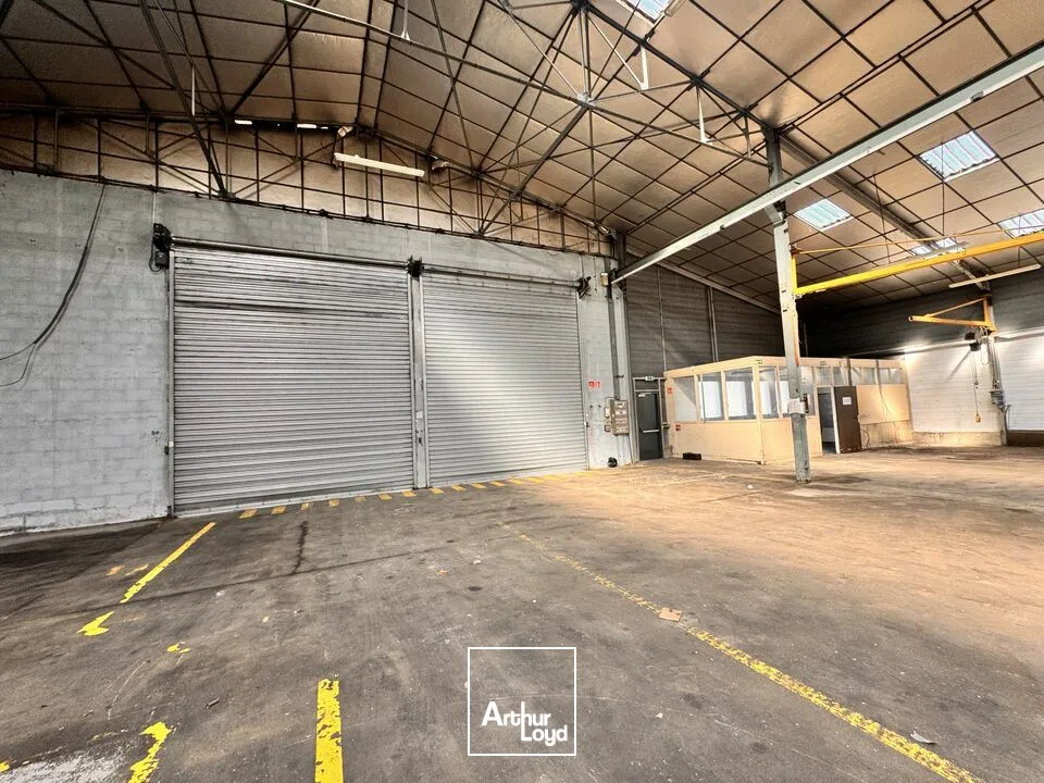 TOURS EST SAINT-PIERRE LOCAUX D'ACTIVITES A VENDRE A PARTIR DE 240 M² AVEC PARKINGS