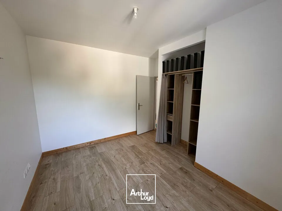 Bureaux Professionnels Rénovés et Sécurisés avec Parking Privé - Accessibilité PMR - Axe Passant Entrée de Ville - L'Isle d'Espagnac