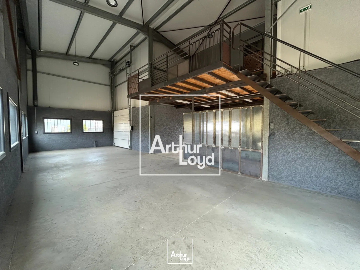 Local d'activité indépendant à louer dans une zone artisanale