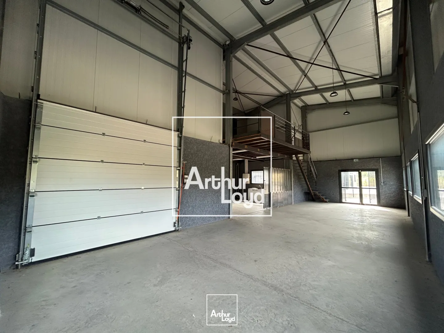 Local d'activité indépendant à louer dans une zone artisanale