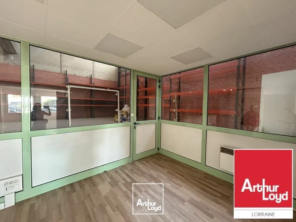 LOCAL D'ACTIVITE - ENTREPOT à LOUER de 398 m²