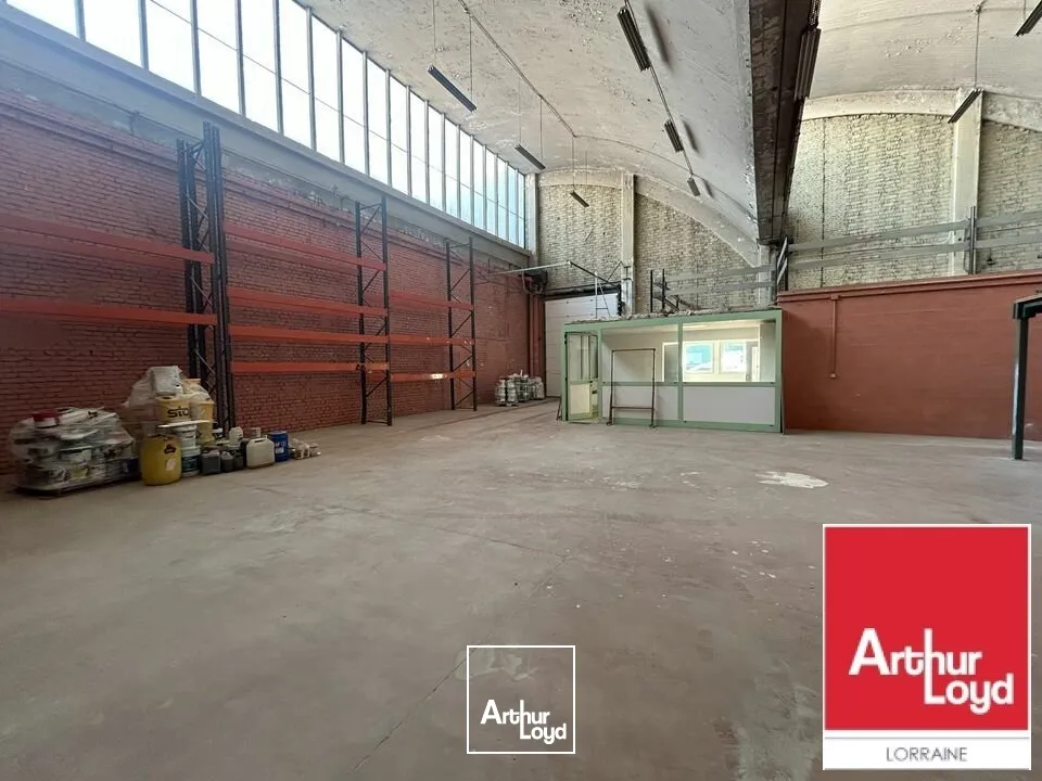 LOCAL D'ACTIVITE - ENTREPOT à LOUER de 398 m²