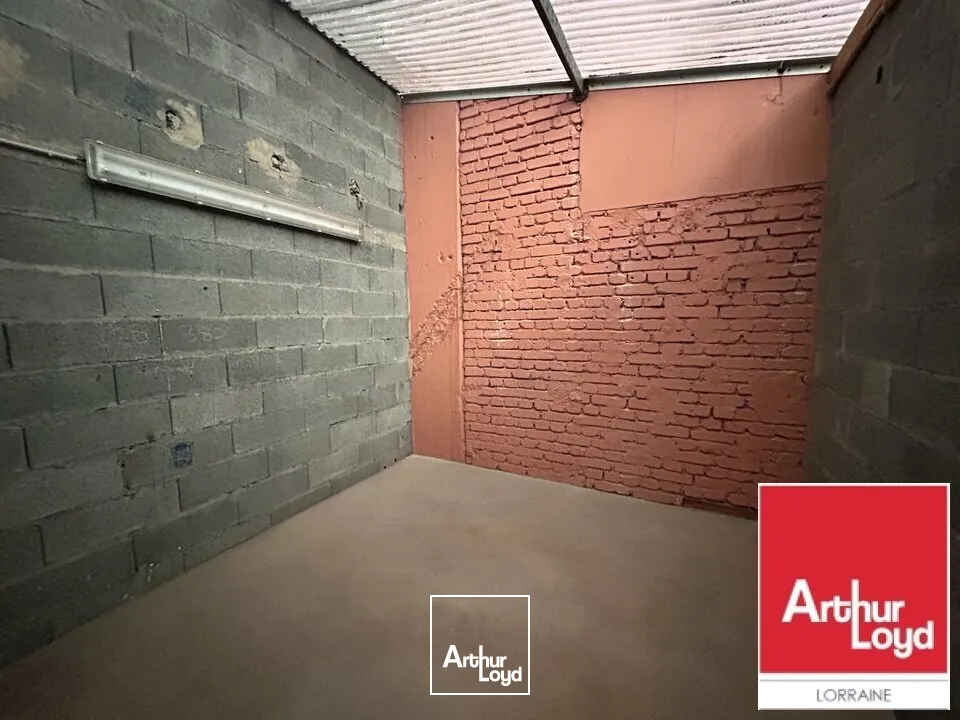 LOCAL D'ACTIVITE - ENTREPOT à LOUER de 398 m²