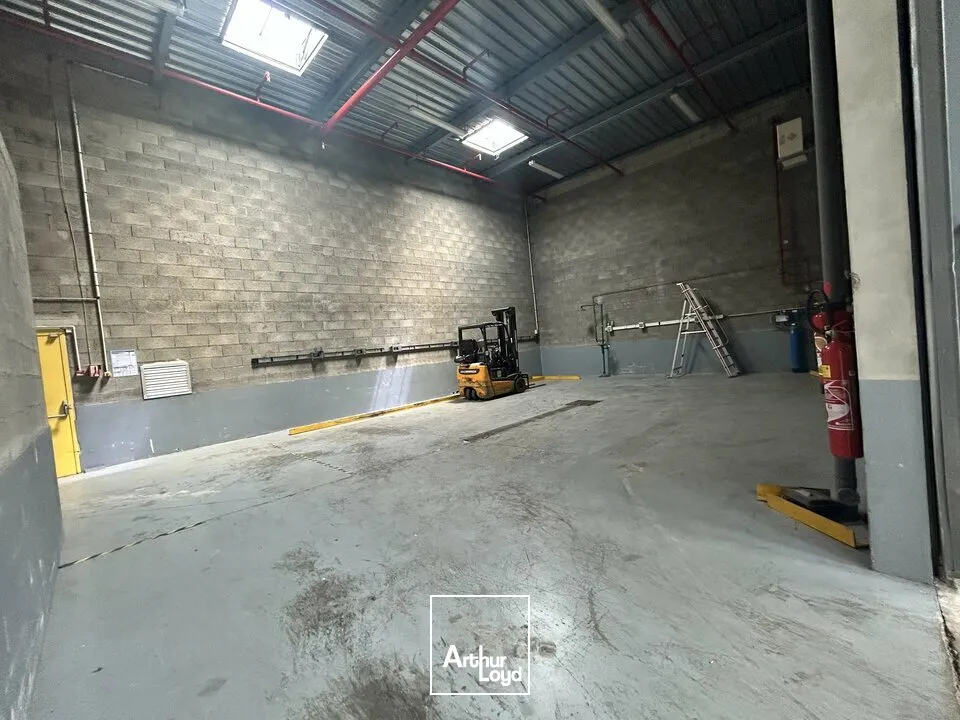 A LOUER plateforme logistique 12 000 m²