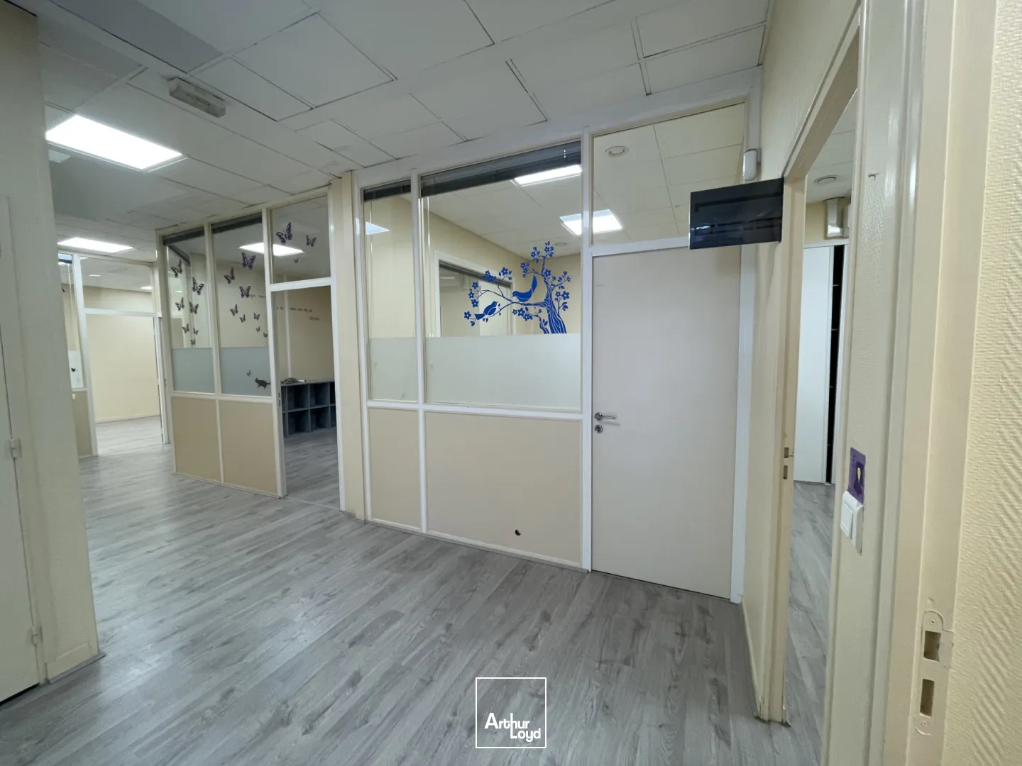 BUREAUX PMR -154 m2 - A VENDRE - SOISSONS 