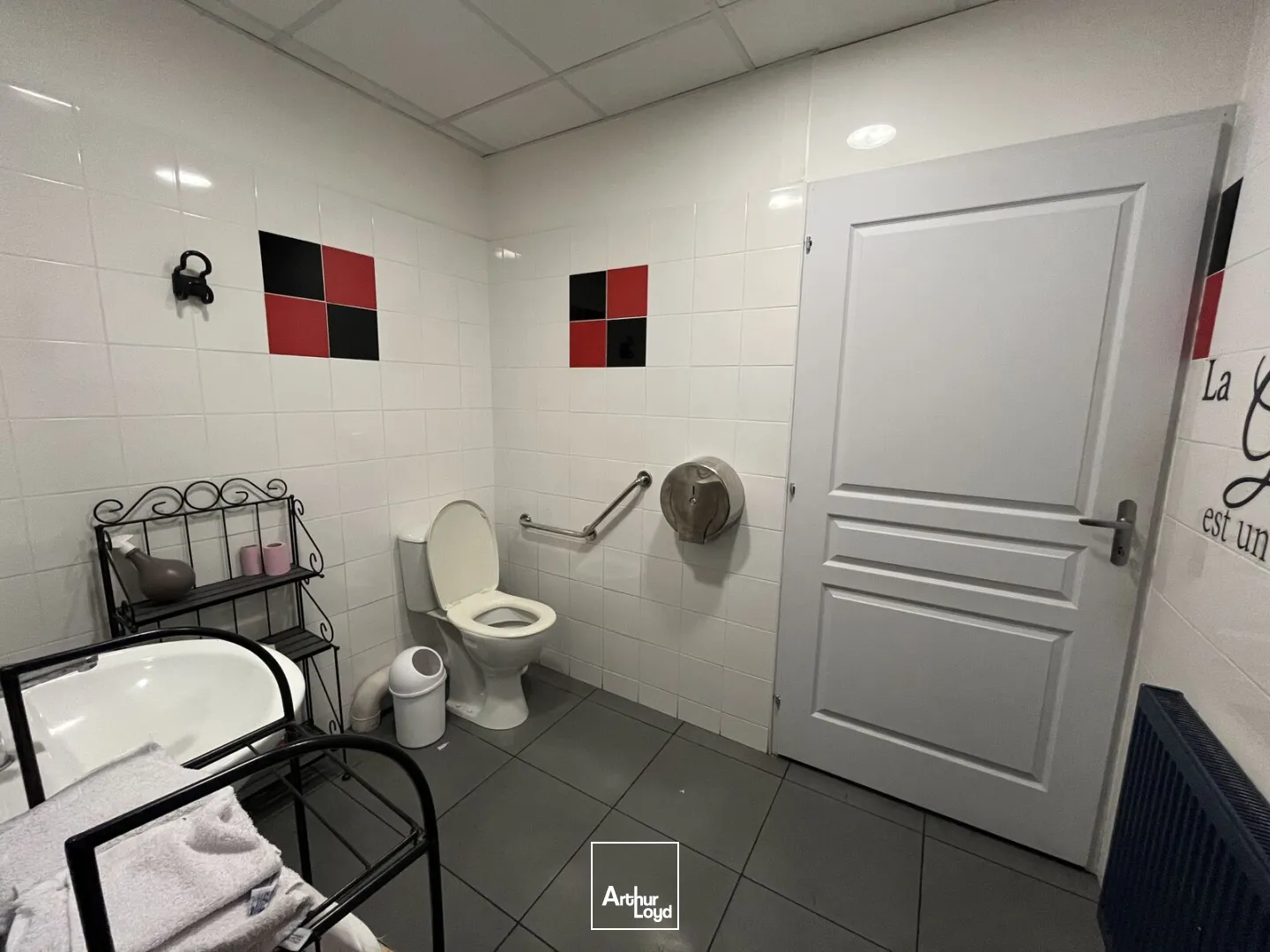 A LOCAL COMMERCIAL - RESTAURANT - CENTRE-VILLE DE SAINT-QUENTIN 