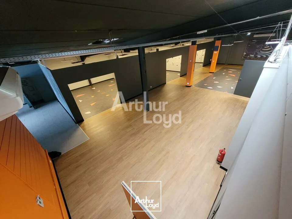 Local commercial a louer - 491m2 - Coeur zone Epagny