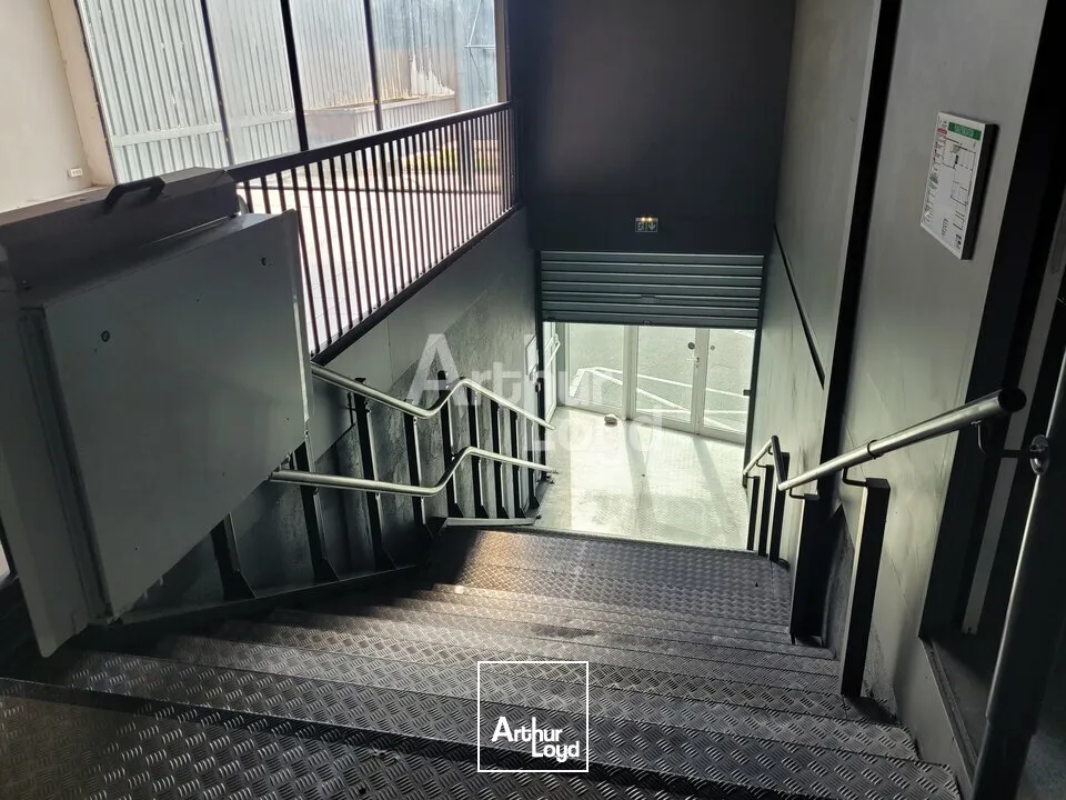 Local commercial a louer - 491m2 - Coeur zone Epagny