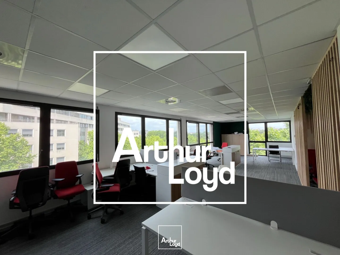 BUREAUX A LOUER EN QUARTIER PRIME 431 M² DIVISIBLES- PORT MARIANNE - PROCHE TRAMWAY