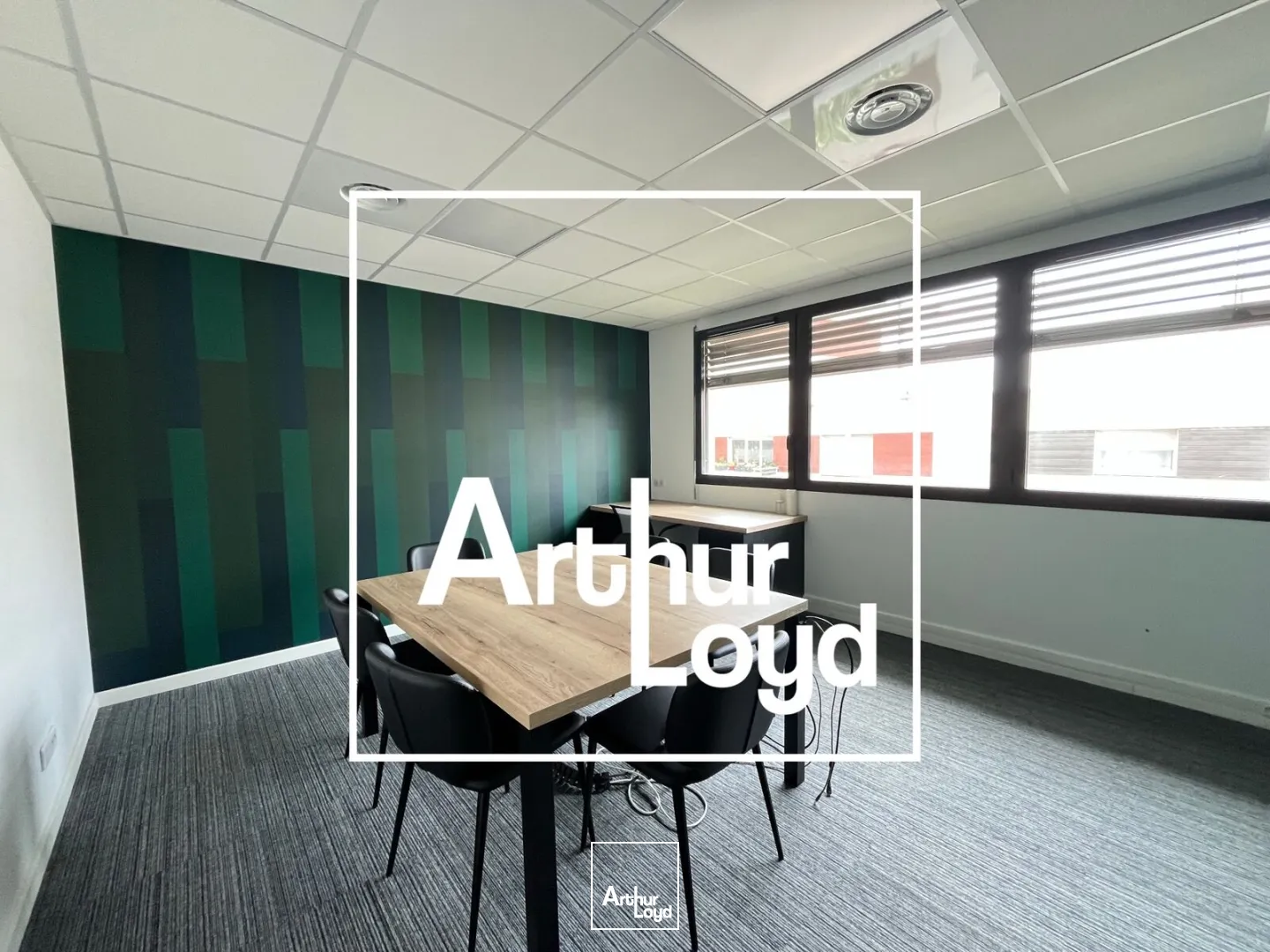 BUREAUX A LOUER EN QUARTIER PRIME 431 M² DIVISIBLES- PORT MARIANNE - PROCHE TRAMWAY