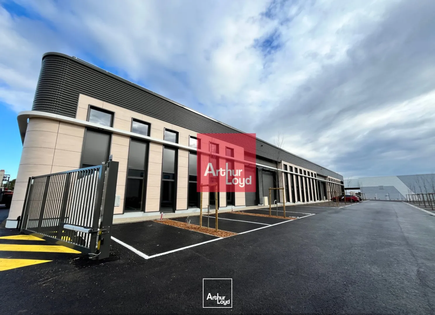 LOCAUX NEUFS - STOCKAGE + MEZZANINE -GALLARGUES A LOUER ou A VENDRE - Plusieurs lots disponibles