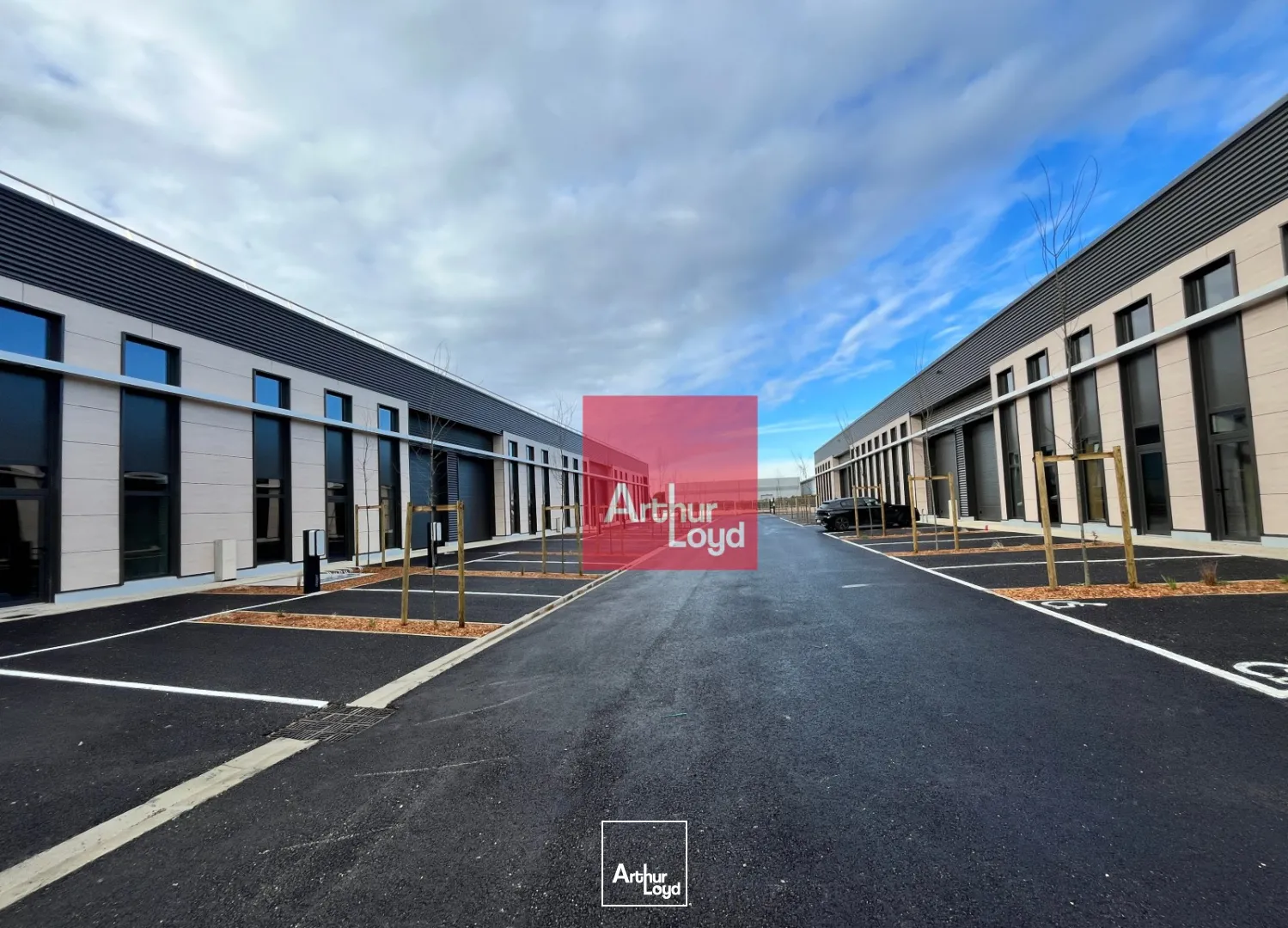 LOCAUX NEUFS - STOCKAGE + MEZZANINE -GALLARGUES A LOUER ou A VENDRE - Plusieurs lots disponibles