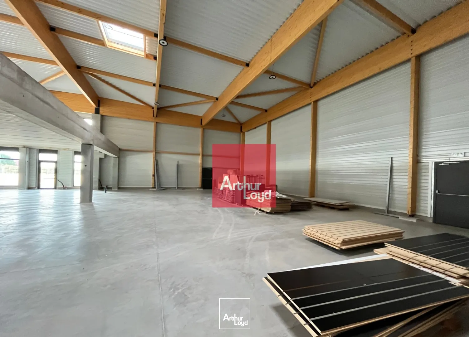 LOCAUX NEUFS - STOCKAGE + MEZZANINE -GALLARGUES A LOUER ou A VENDRE - Plusieurs lots disponibles
