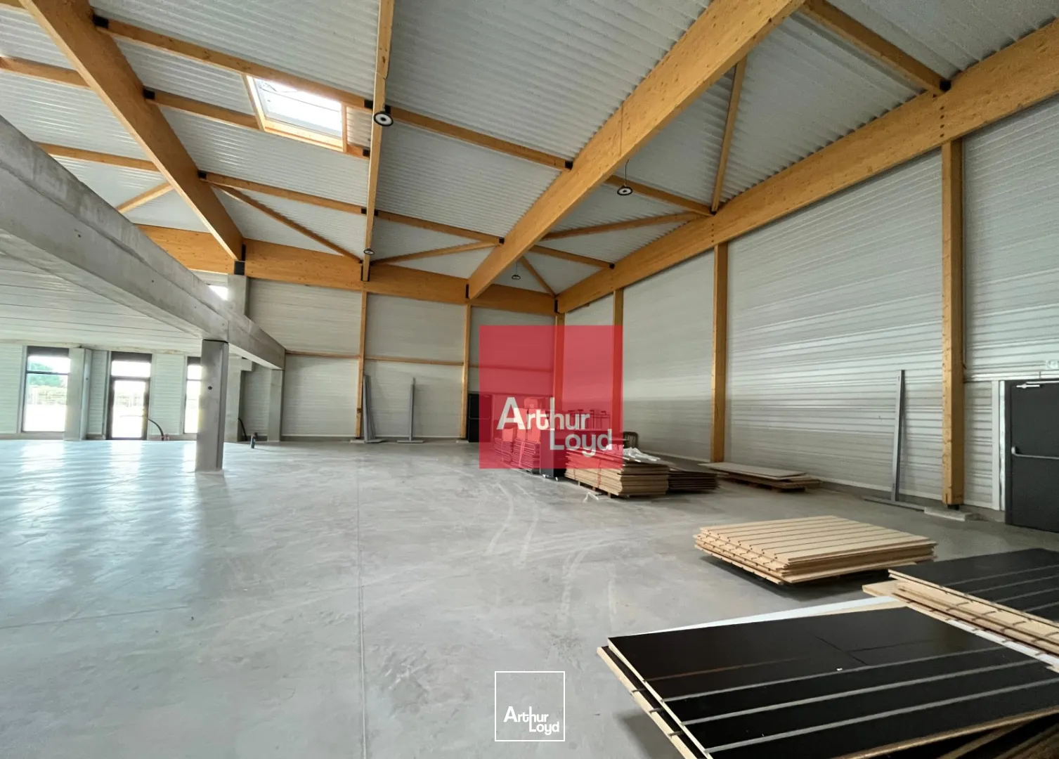 LOCAUX NEUFS - STOCKAGE + MEZZANINE -GALLARGUES A LOUER ou A VENDRE - Plusieurs lots disponibles